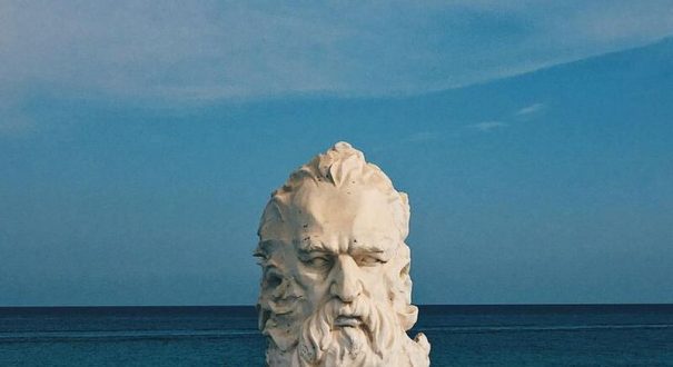 MoQu2CO7zt8n9HiQ509oneXMXuXibcioBMHLDnKB مجسمه